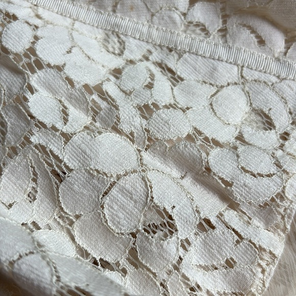 Tahari Lace Eyelet Knee Length Beige Cream Skirt 10 - Picture 10 of 10